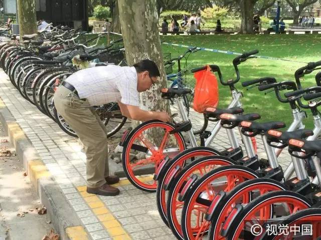 从“新文盲”到“安利者”，老爸老妈与移动互联网的争斗与和解