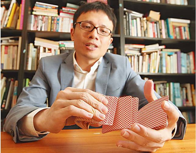 年薪百万却辞职赌牌7年，他创办货拉拉日订单10万+